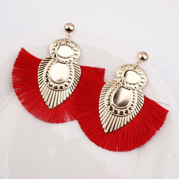 A pair of Colorful tussle earrings - Picture 2 of 5